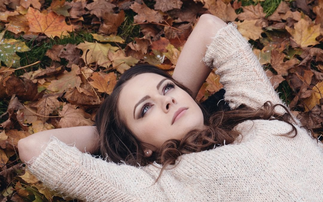 « Entre deux (sentiments), mon cœur balance… »