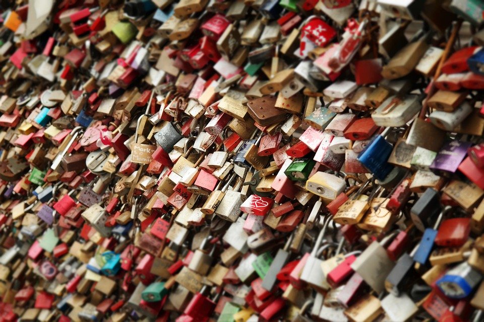 Parler des cadenas d’amour